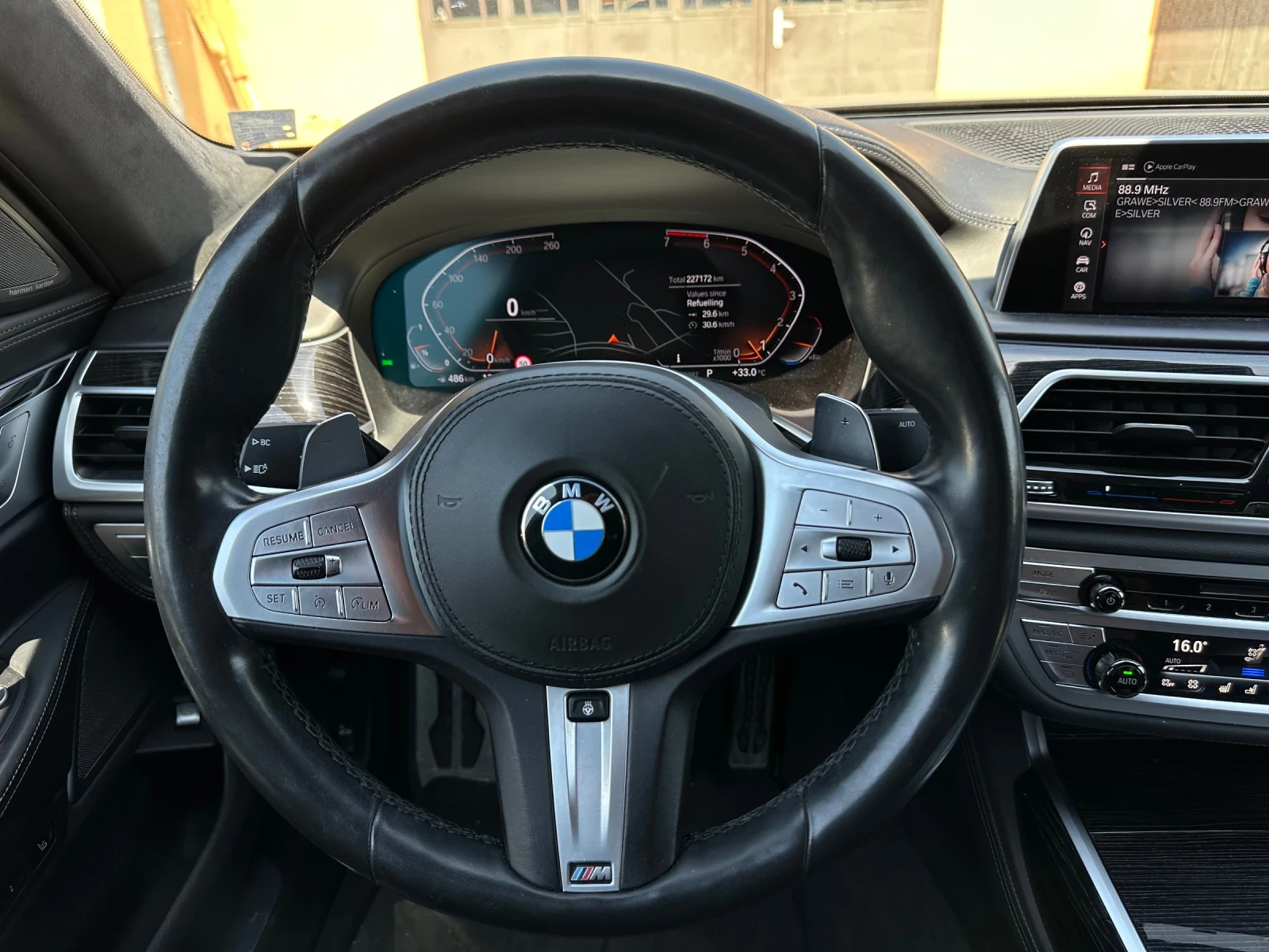 BMW 750, снимка 15 - Автомобили и джипове - 55640410