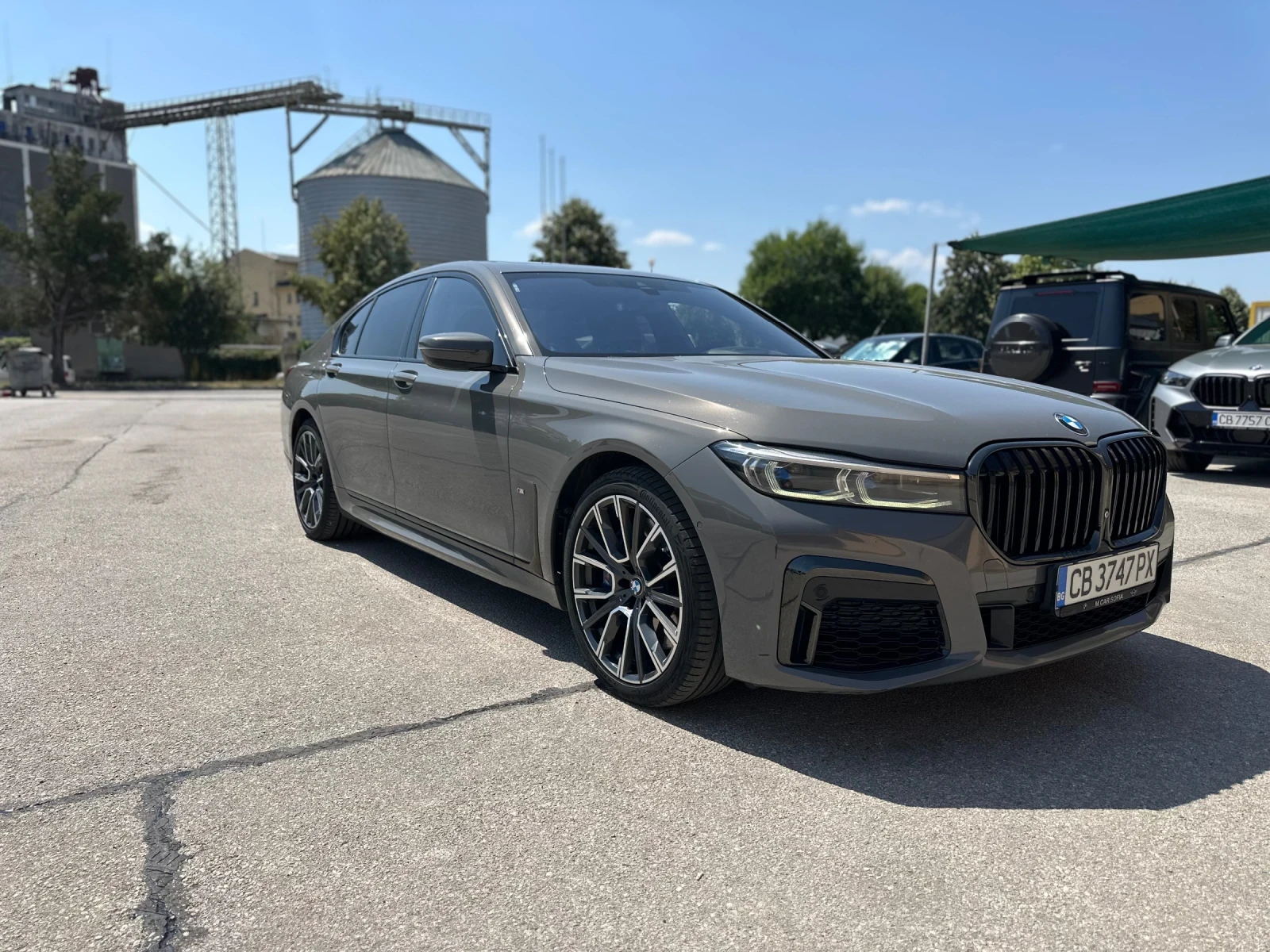 BMW 750, снимка 4 - Автомобили и джипове - 55640410