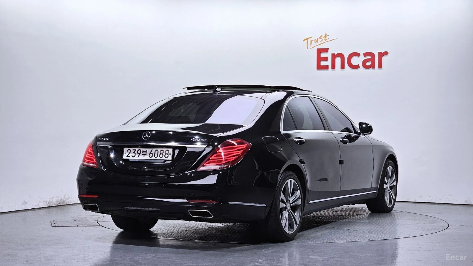 Mercedes-Benz S 500 LONG* МОНИТОРИ* 360* КОЖА* ОБДУХВ* АВТОКРЕДИТ, снимка 2 - Автомобили и джипове - 55682041