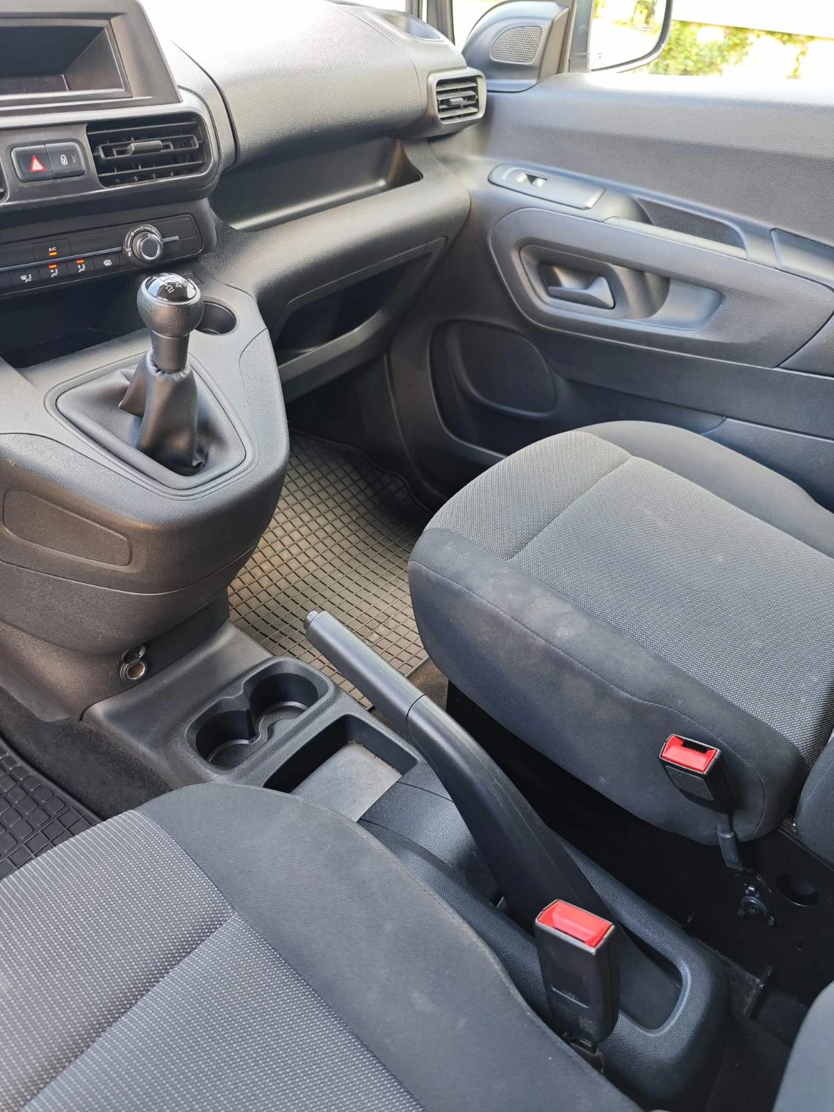 Peugeot Partner, снимка 10 - Автомобили и джипове - 55940889