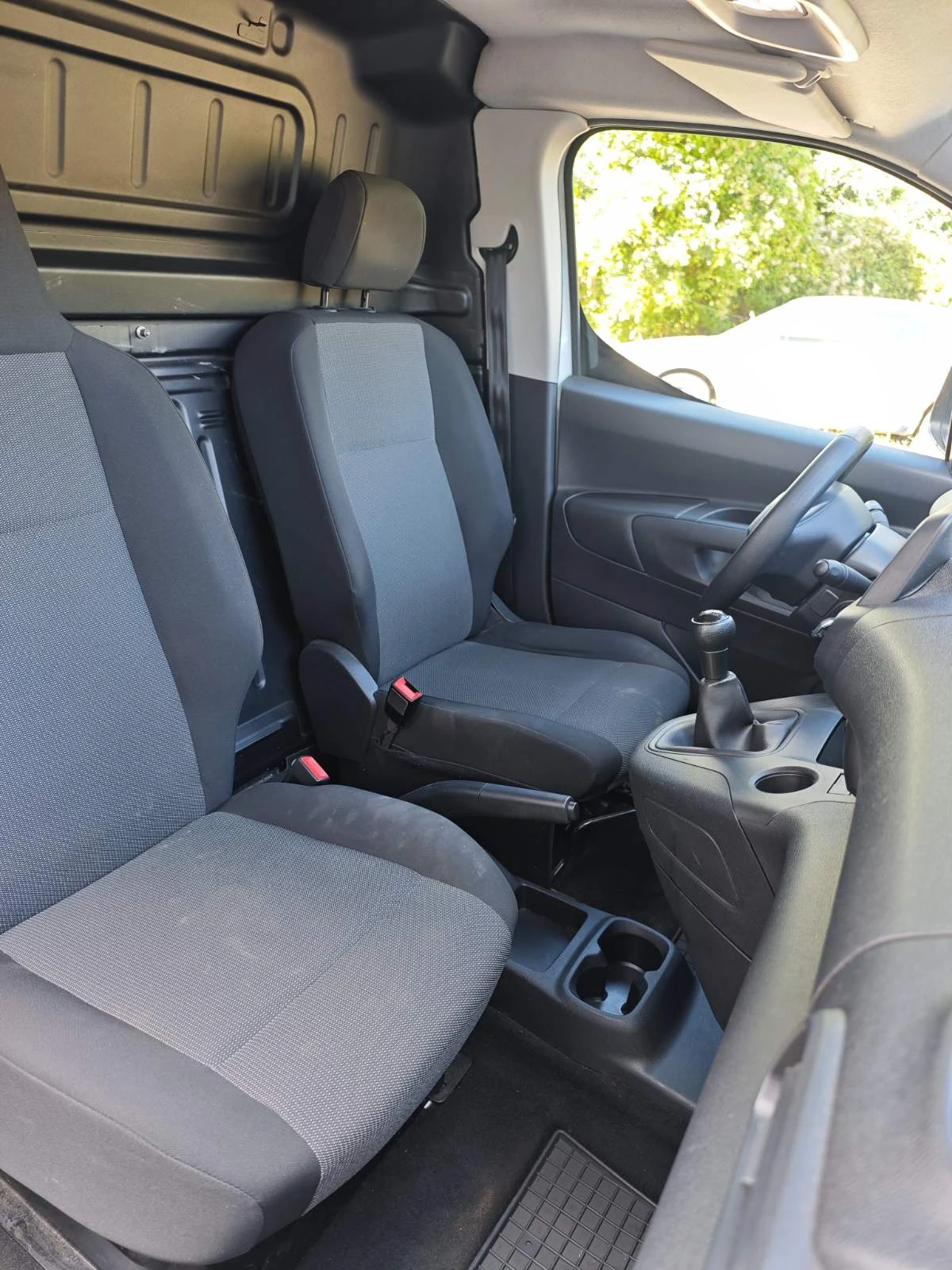 Peugeot Partner, снимка 14 - Автомобили и джипове - 55940889