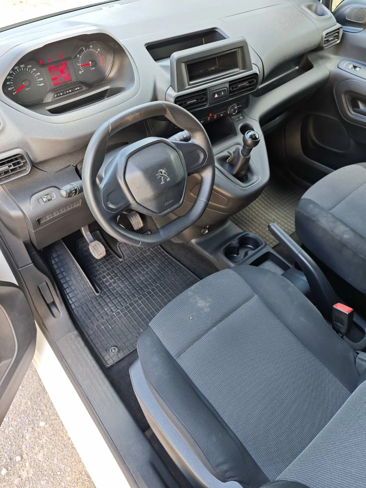 Peugeot Partner, снимка 7 - Автомобили и джипове - 55940889