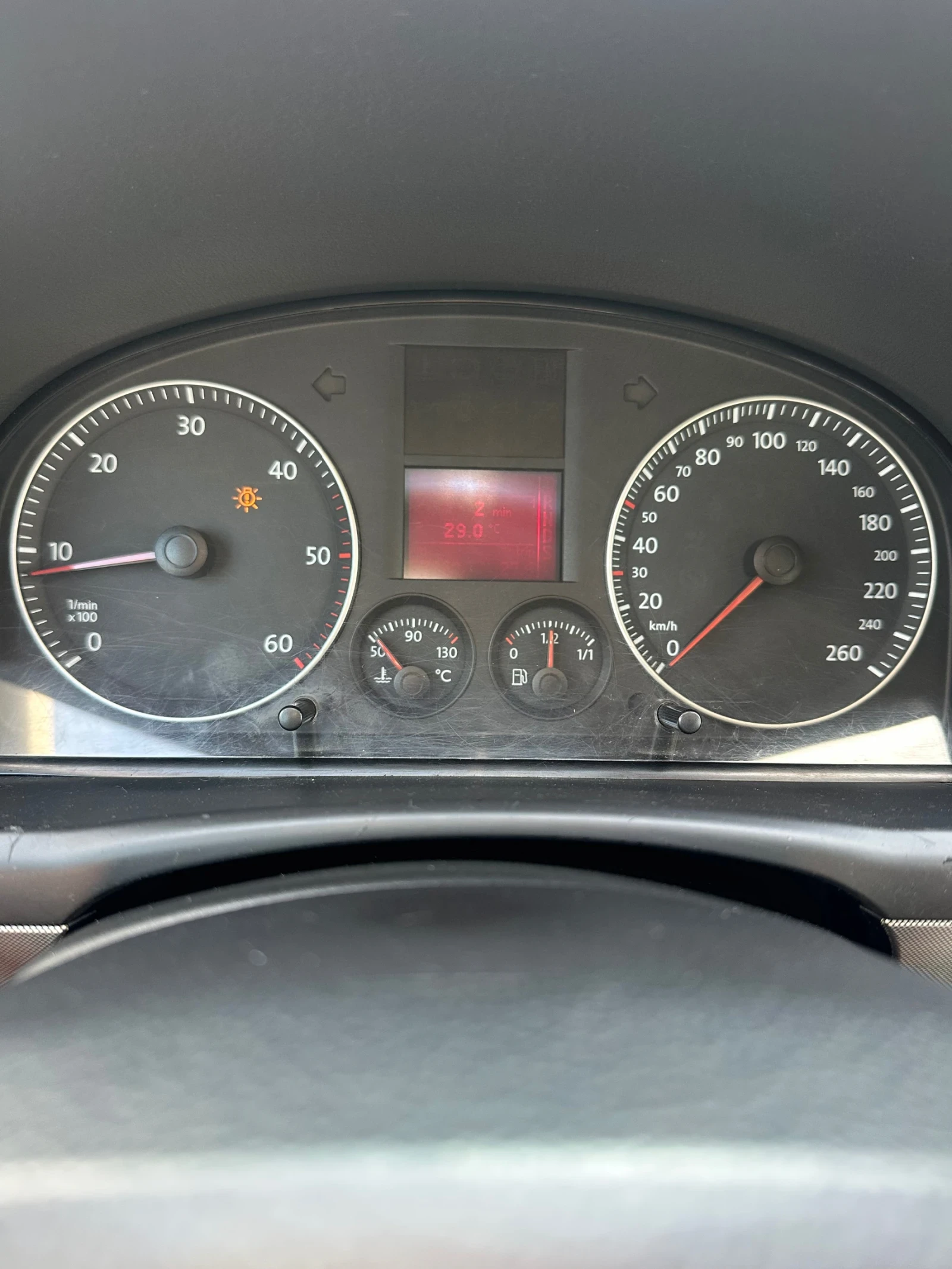 VW Touran, снимка 5 - Автомобили и джипове - 56116567