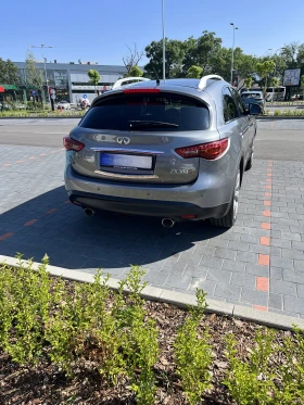 ����� �� �������� �� Infiniti QX70