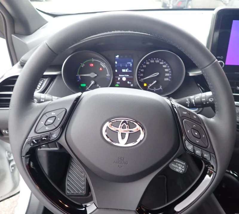 Toyota C-HR 2.0 Hybrid Team Deutschland 184 к.с., снимка 9 - Автомобили и джипове - 47317669