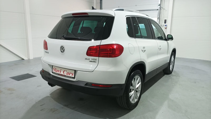 VW Tiguan 2.0 d 4x4  DsG 127.000 km !!!, снимка 5 - Автомобили и джипове - 48994829