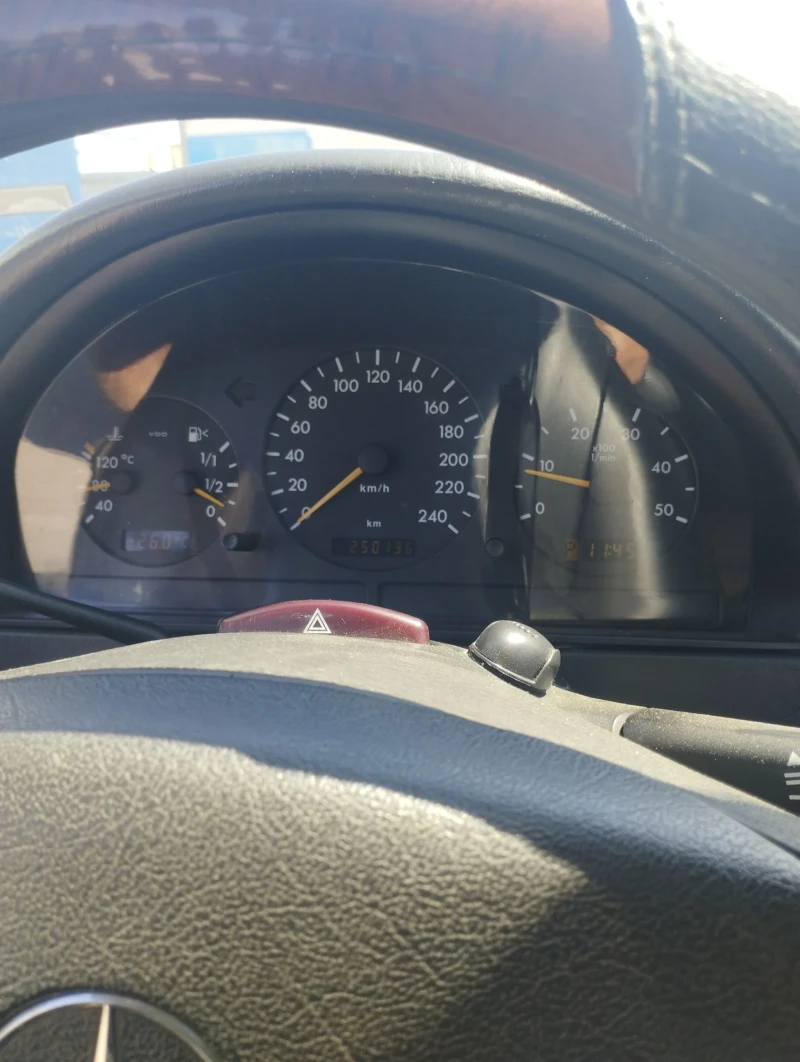 Mercedes-Benz ML 270, снимка 2 - Автомобили и джипове - 51256046