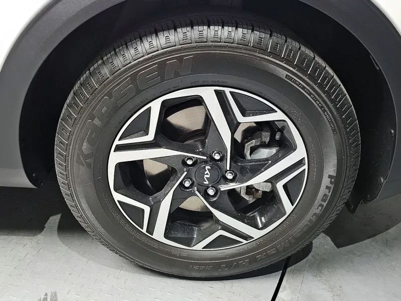 Kia Sportage 1.6T 2WD, снимка 10 - Автомобили и джипове - 56305290