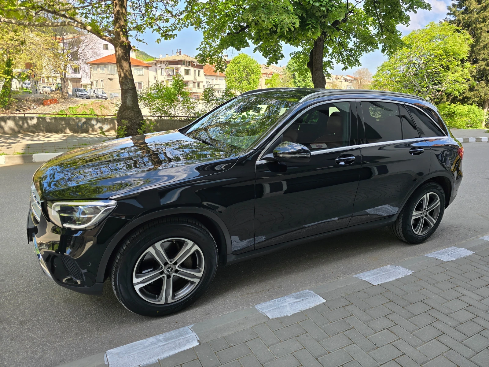Mercedes-Benz GLC 300 AMG-Line * DISTRONIC * AUTO PARKING * Virtual - изображение 3