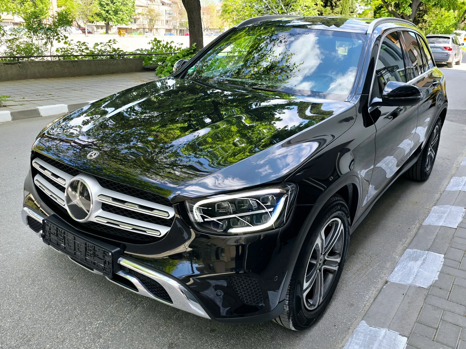 Mercedes-Benz GLC 300 AMG-Line * DISTRONIC * AUTO PARKING * Virtual | Mobile.bg — изображение 1