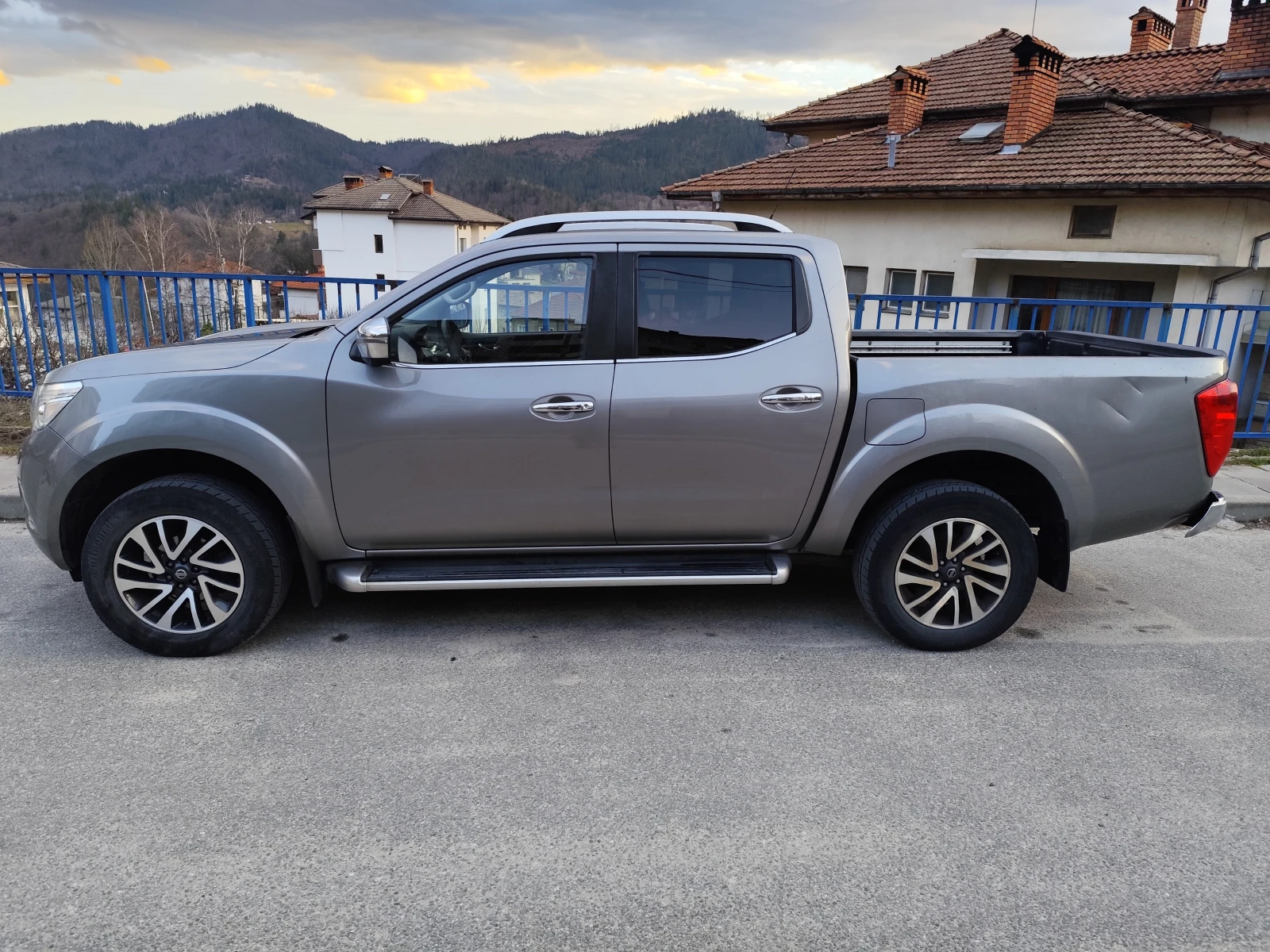 Nissan Navara, снимка 4 - Автомобили и джипове - 53773637