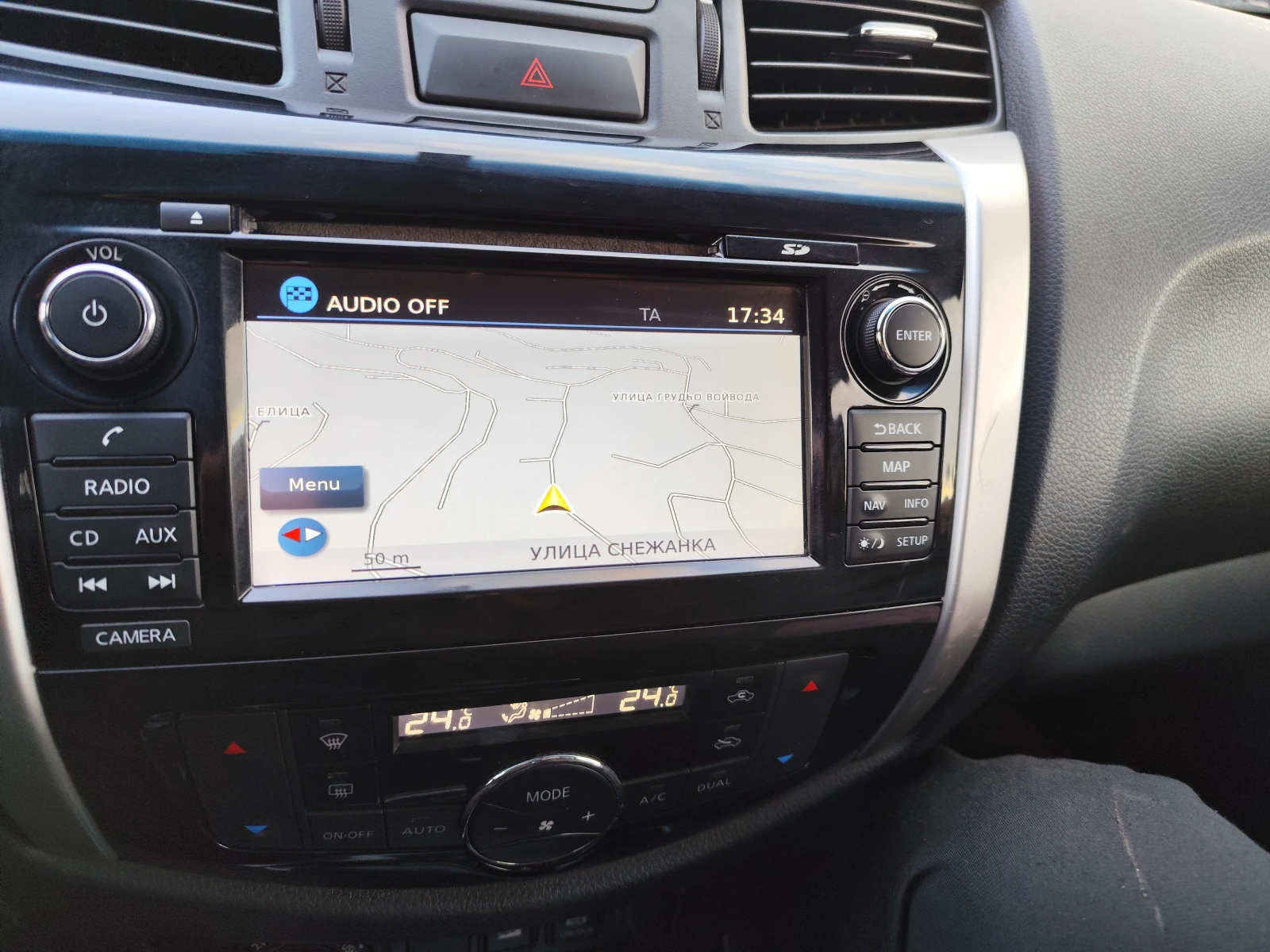 Nissan Navara, снимка 8 - Автомобили и джипове - 53773637