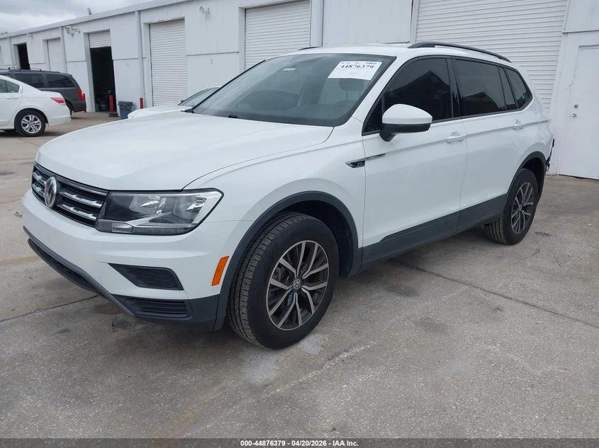 VW Tiguan 2.0l Volkswagen 2.0T S, снимка 2 - Автомобили и джипове - 54621585
