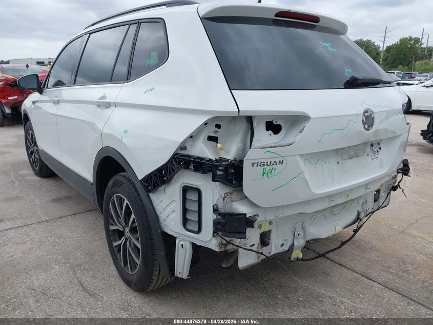 VW Tiguan 2.0l Volkswagen 2.0T S, снимка 3 - Автомобили и джипове - 54621585