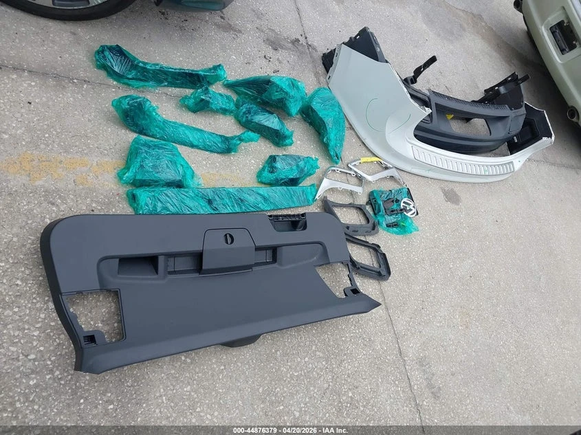 VW Tiguan 2.0l Volkswagen 2.0T S, снимка 12 - Автомобили и джипове - 54621585