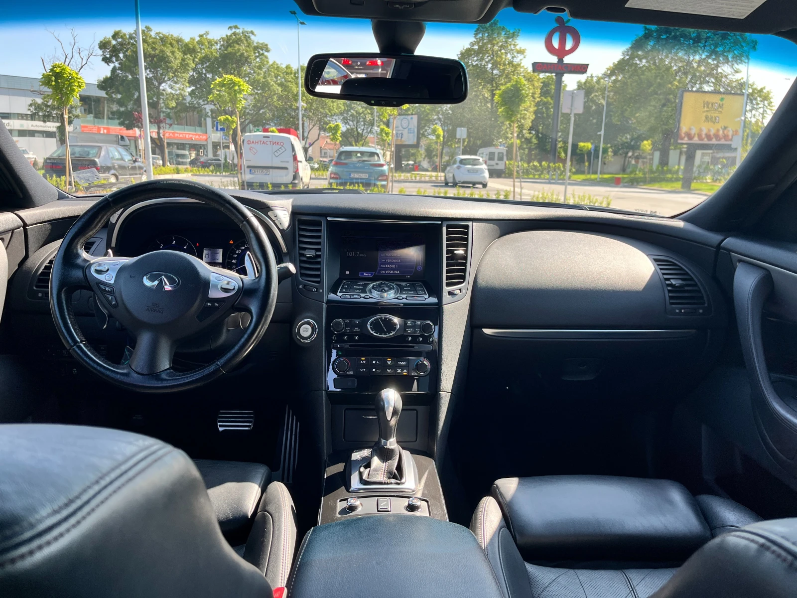 Infiniti QX70, снимка 8 - Автомобили и джипове - 55231533