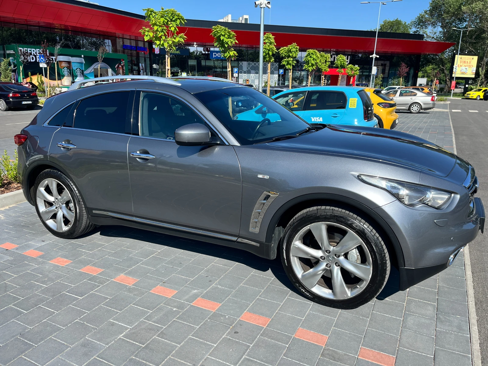 Infiniti QX70, снимка 3 - Автомобили и джипове - 55231533