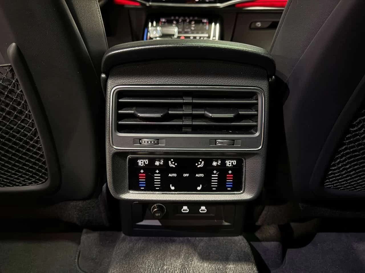 Audi Q7 * TECHNIK BLACK OPTICS * HUD * ОБДУХВАНЕ * B&O * , снимка 16 - Автомобили и джипове - 55498626