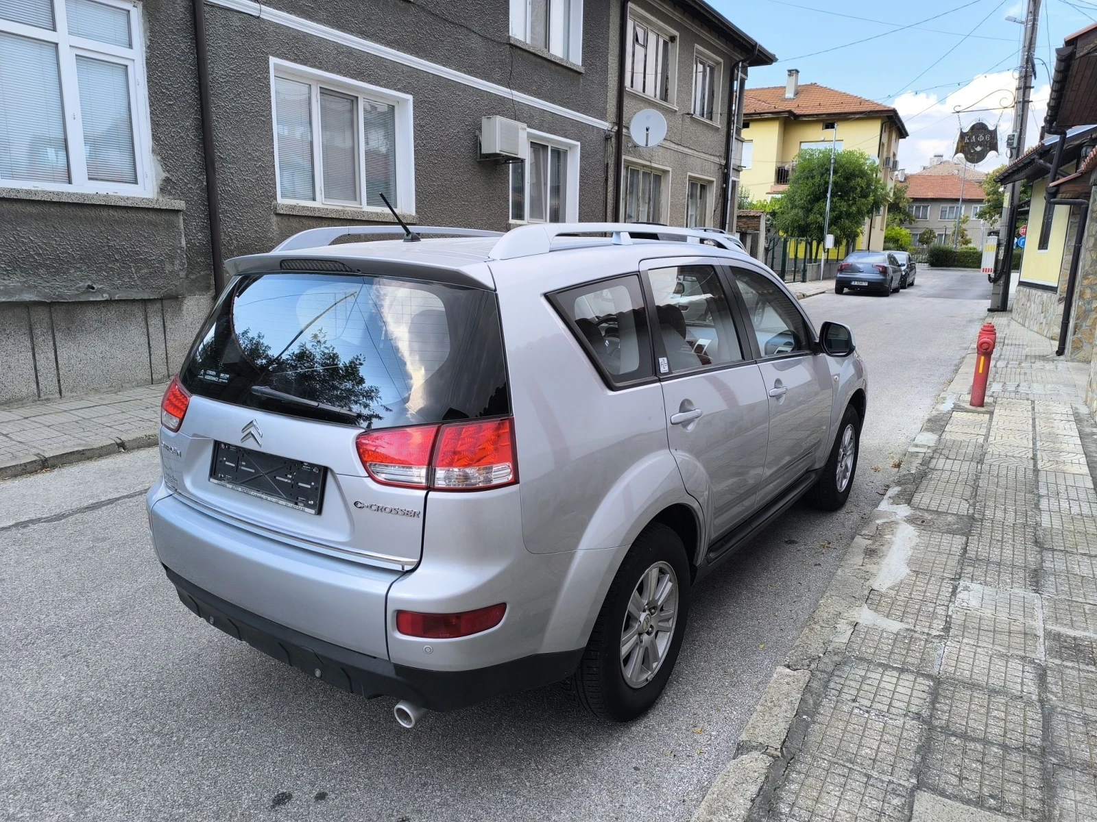 Citroen C-Crosser 2.4 бензин газ, снимка 6 - Автомобили и джипове - 55800139