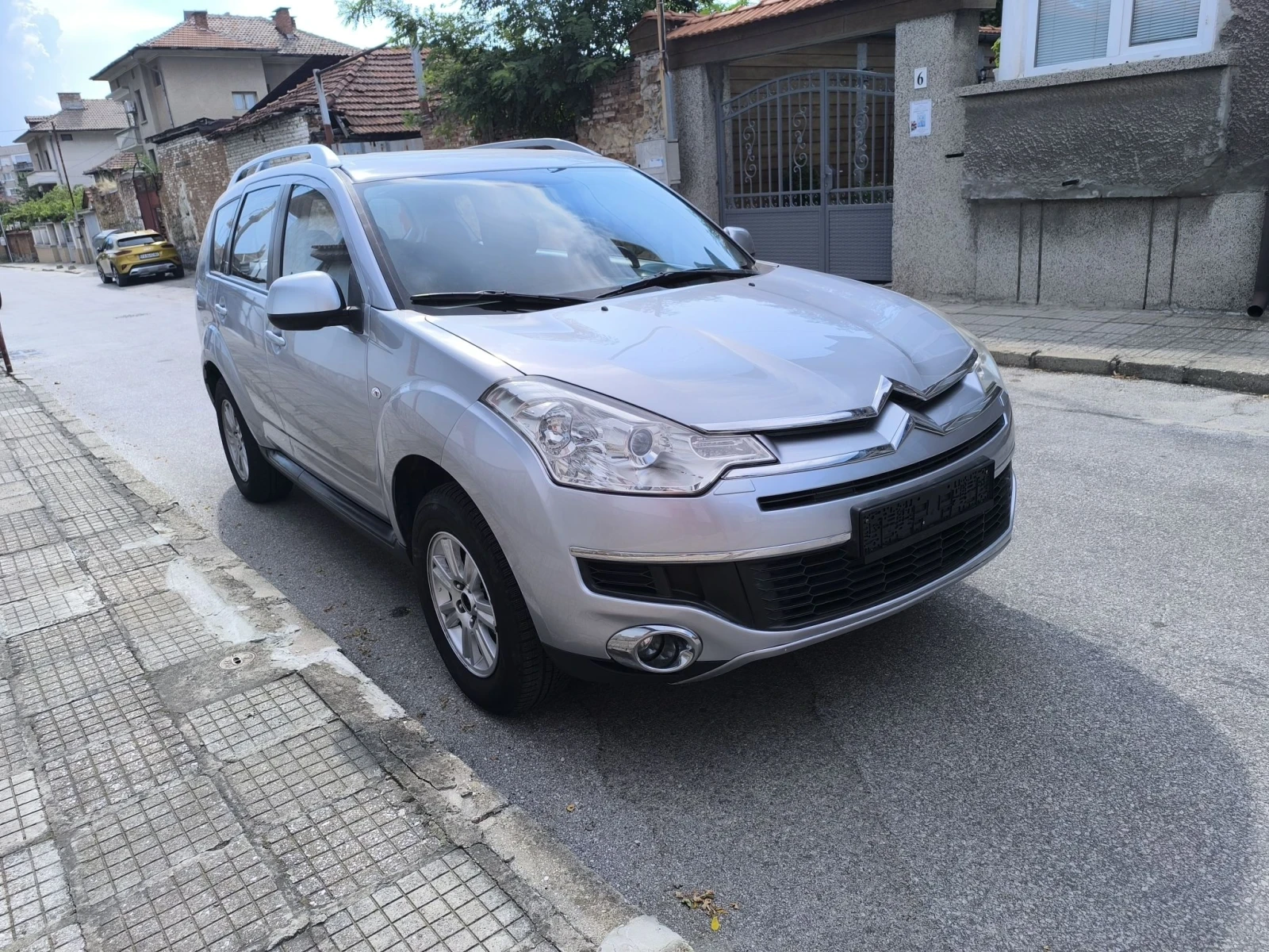 Citroen C-Crosser 2.4 бензин газ, снимка 3 - Автомобили и джипове - 55800139