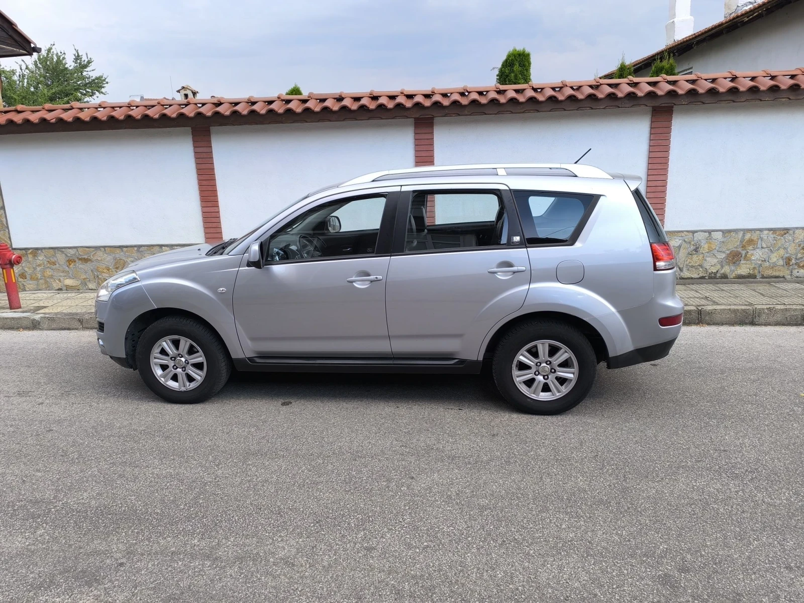 Citroen C-Crosser 2.4 бензин газ, снимка 4 - Автомобили и джипове - 55800139