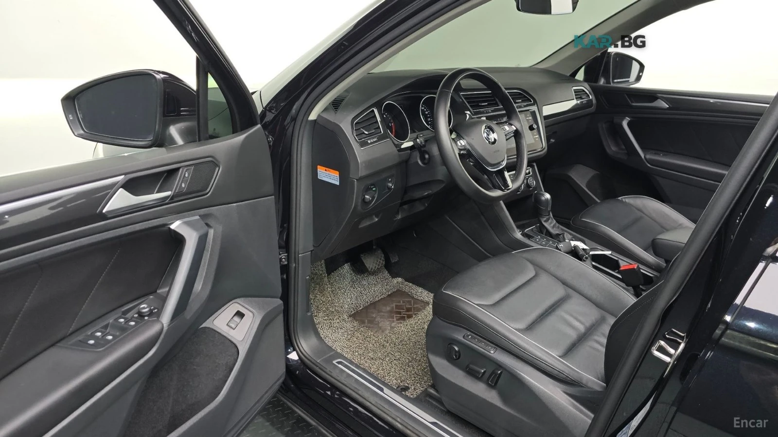 VW Tiguan 2.0 TDI Prestige* HUD* 360* КОЖА* НАВИ* ПАНО, снимка 8 - Автомобили и джипове - 55857065