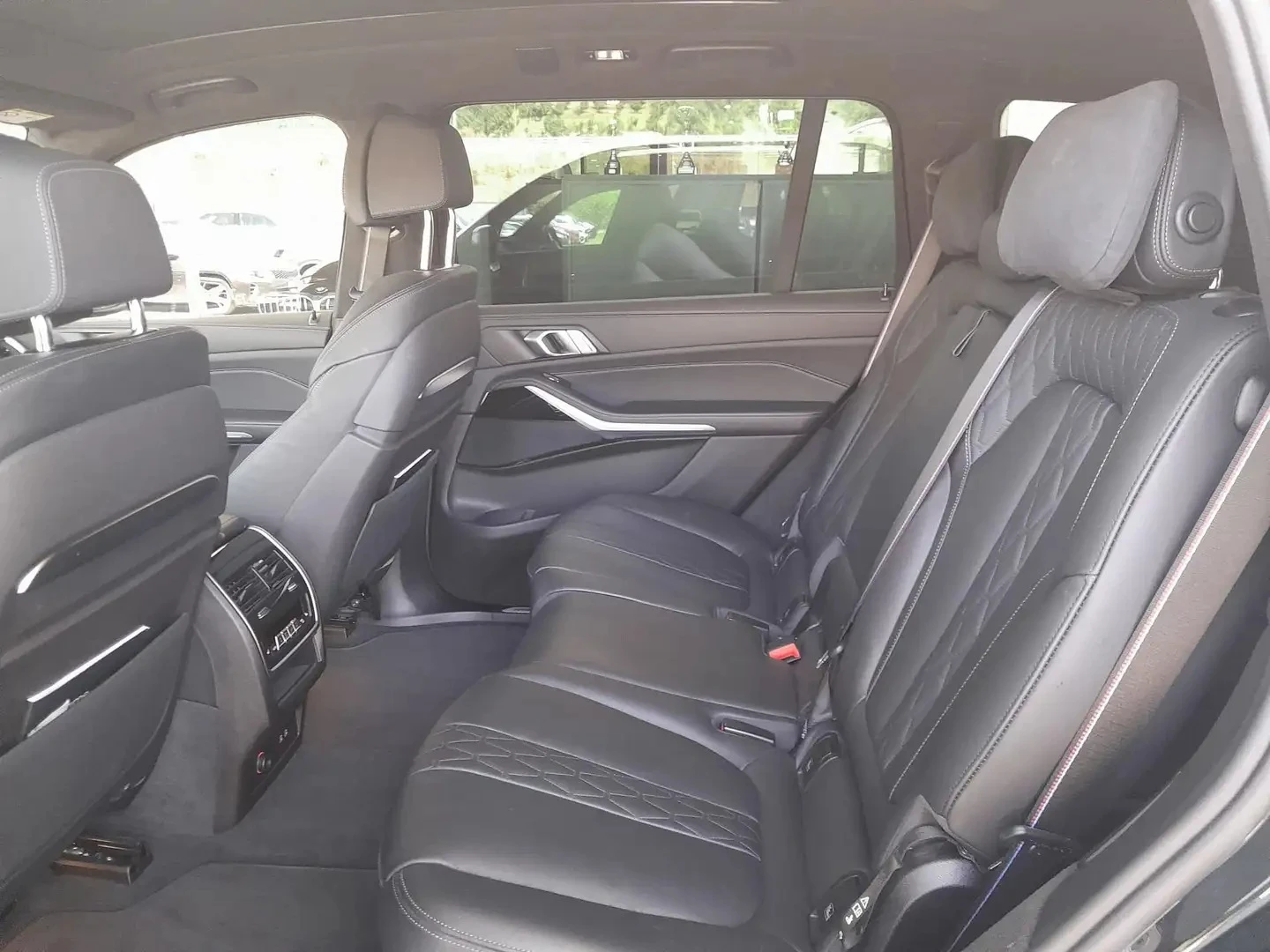 BMW X7 4.0d xDrive M Sportpaket Pro, снимка 6 - Автомобили и джипове - 55991320
