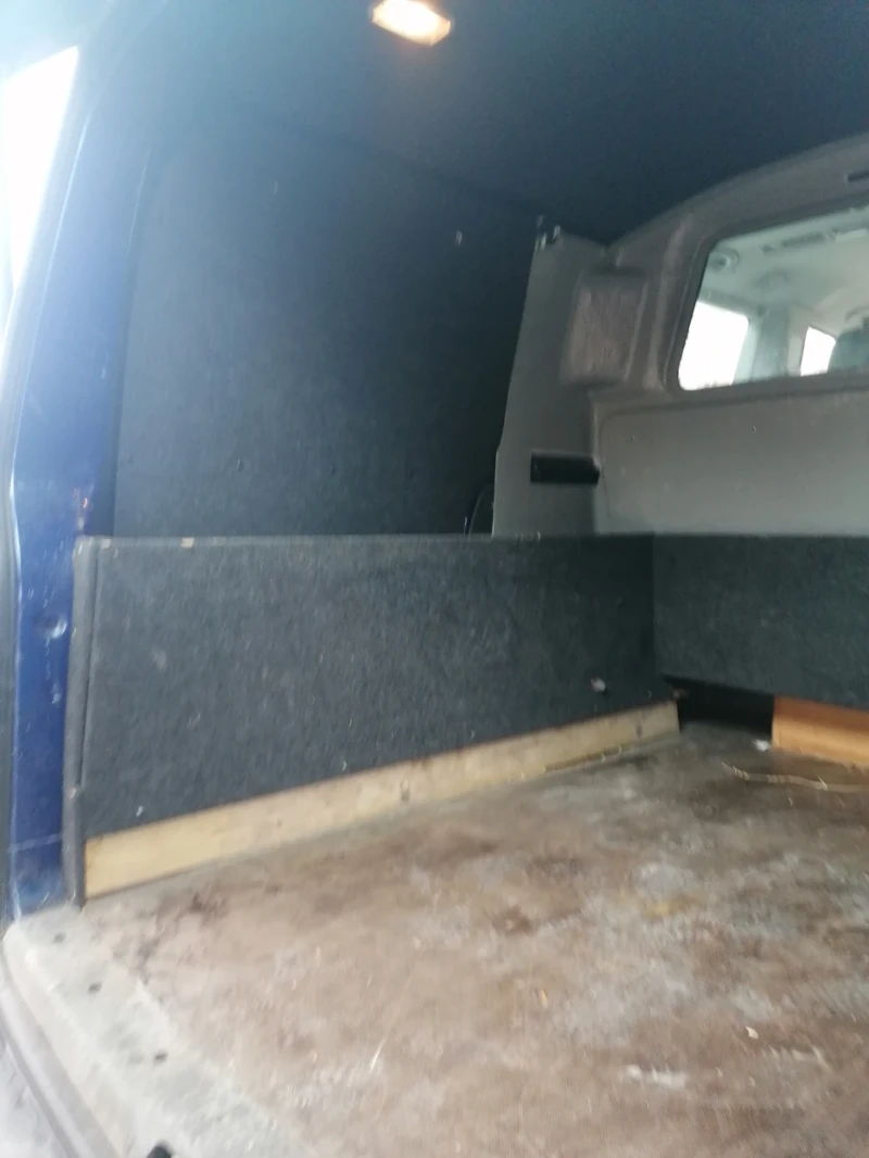 VW T5, снимка 10 - Бусове и автобуси - 53416187