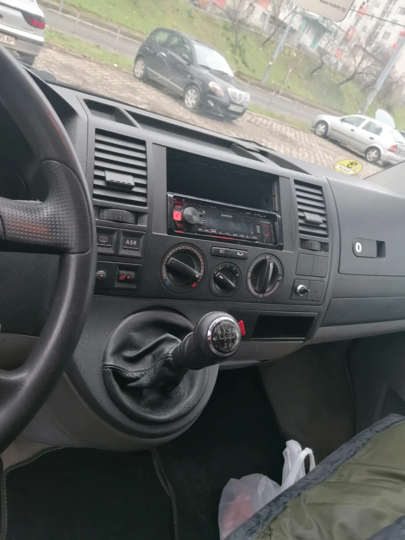 VW T5, снимка 5 - Бусове и автобуси - 53416187