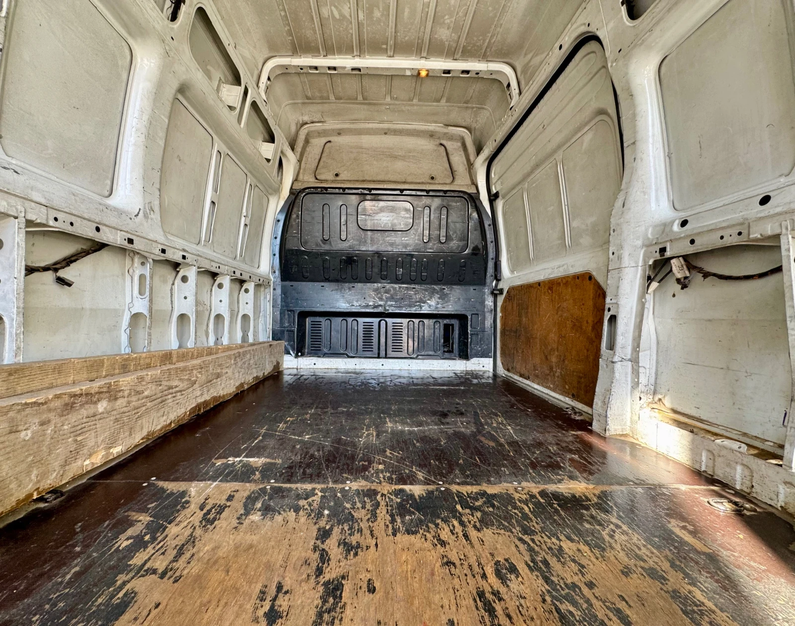 Ford Transit 2.2 TDCI/3.3м товарно/Климатик, снимка 7 - Бусове и автобуси - 54312140
