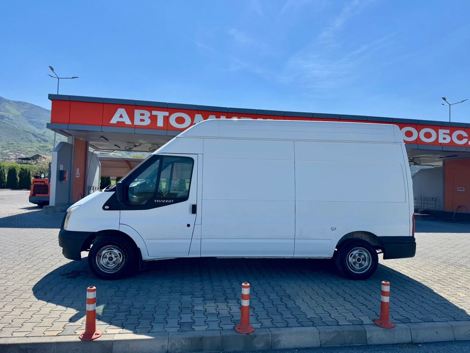 Ford Transit 2.2 TDCI/3.3м товарно/Климатик, снимка 4 - Бусове и автобуси - 54312140