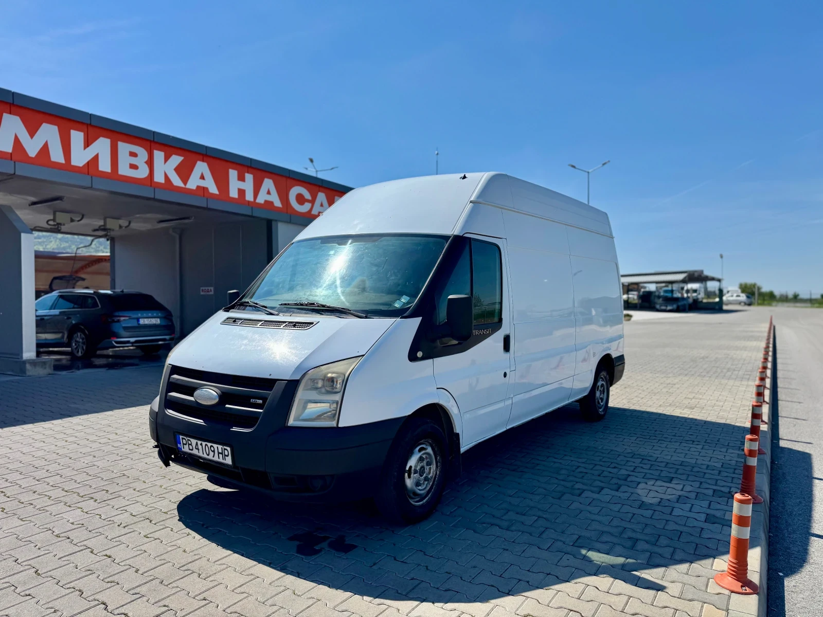 Ford Transit 2.2 TDCI/3.3м товарно/Климатик, снимка 3 - Бусове и автобуси - 54312140