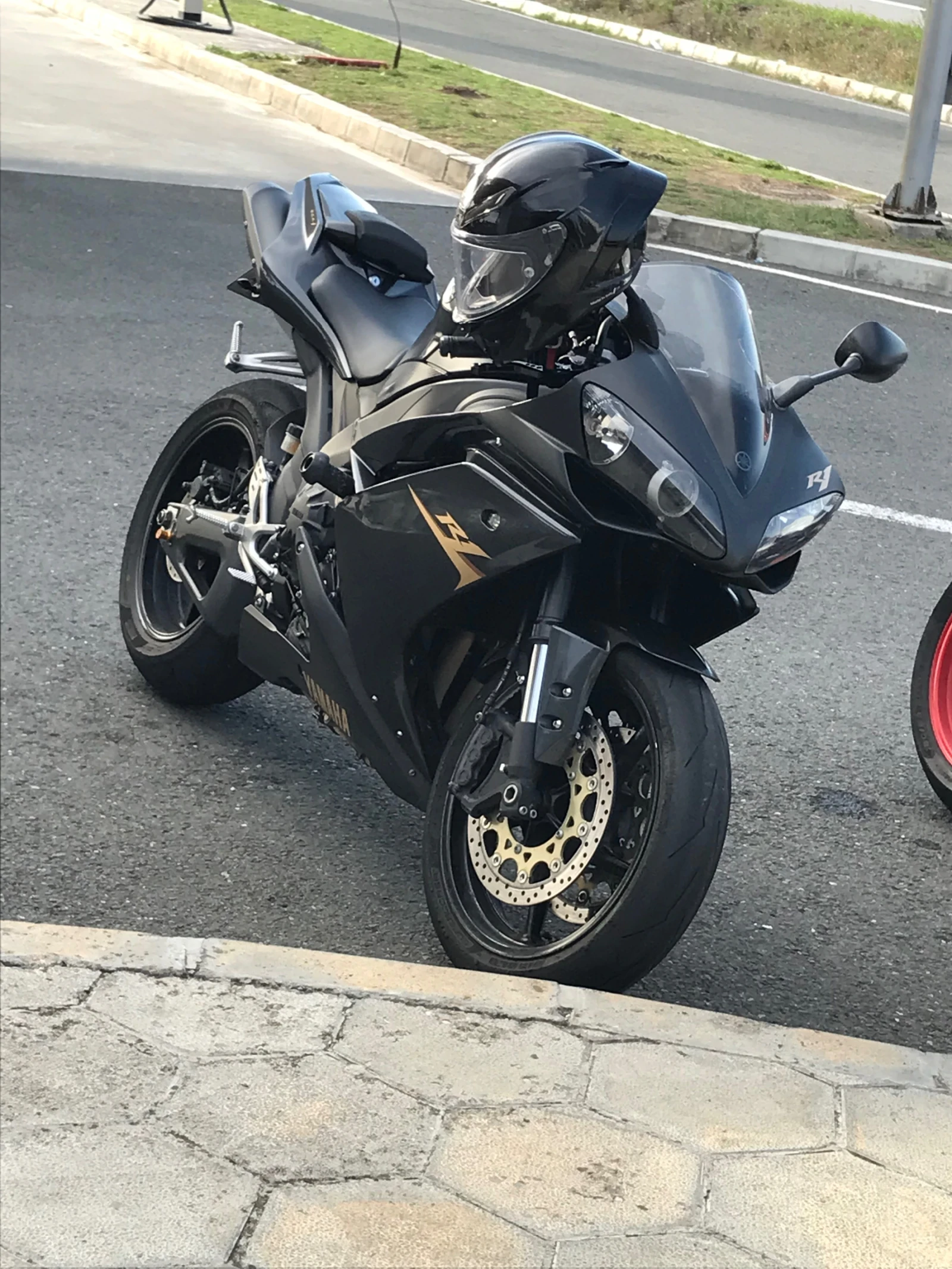Yamaha YZF-R1  - изображение 10