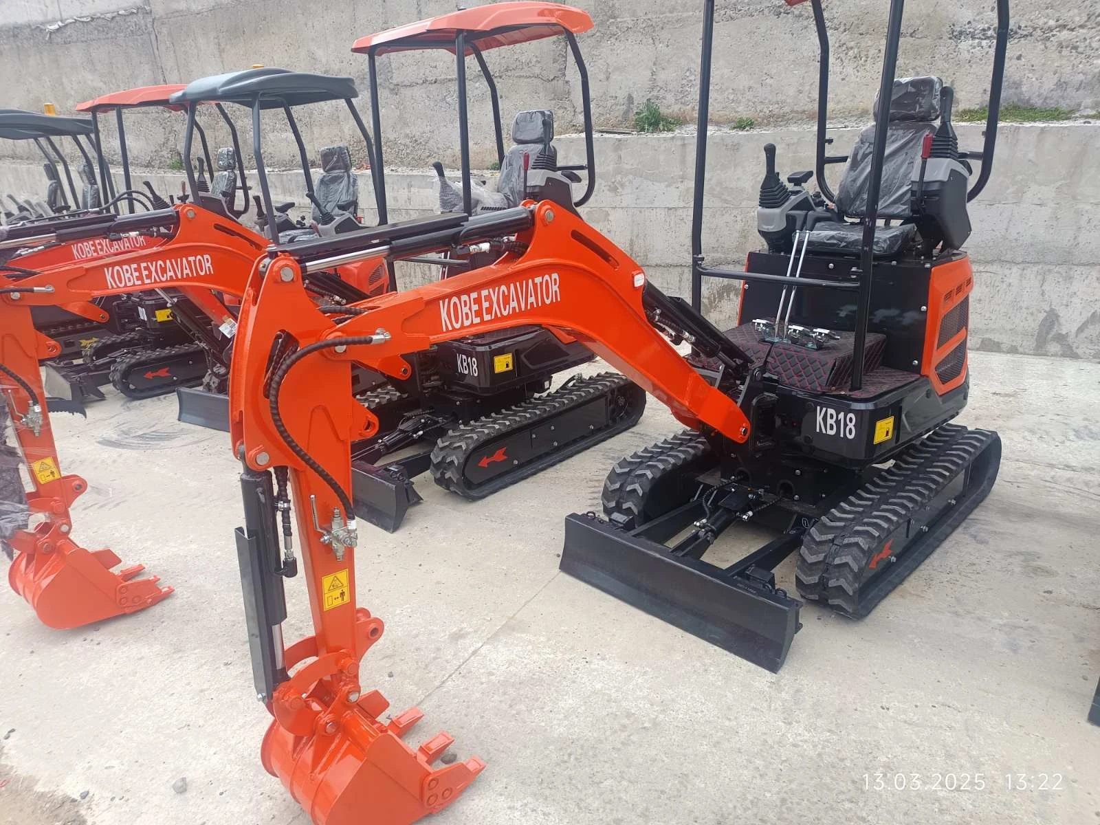  Kobelco 1.8    | Mobile.bg   1