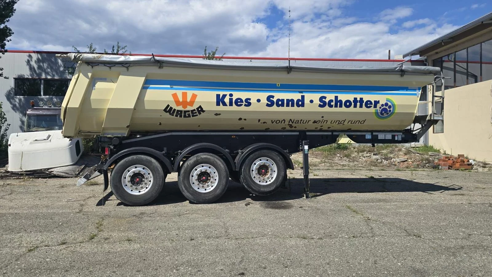 Полуремарке Schwarzmuller 5980 кг . Тара / 26 куб., снимка 4 - Ремаркета - 55415261