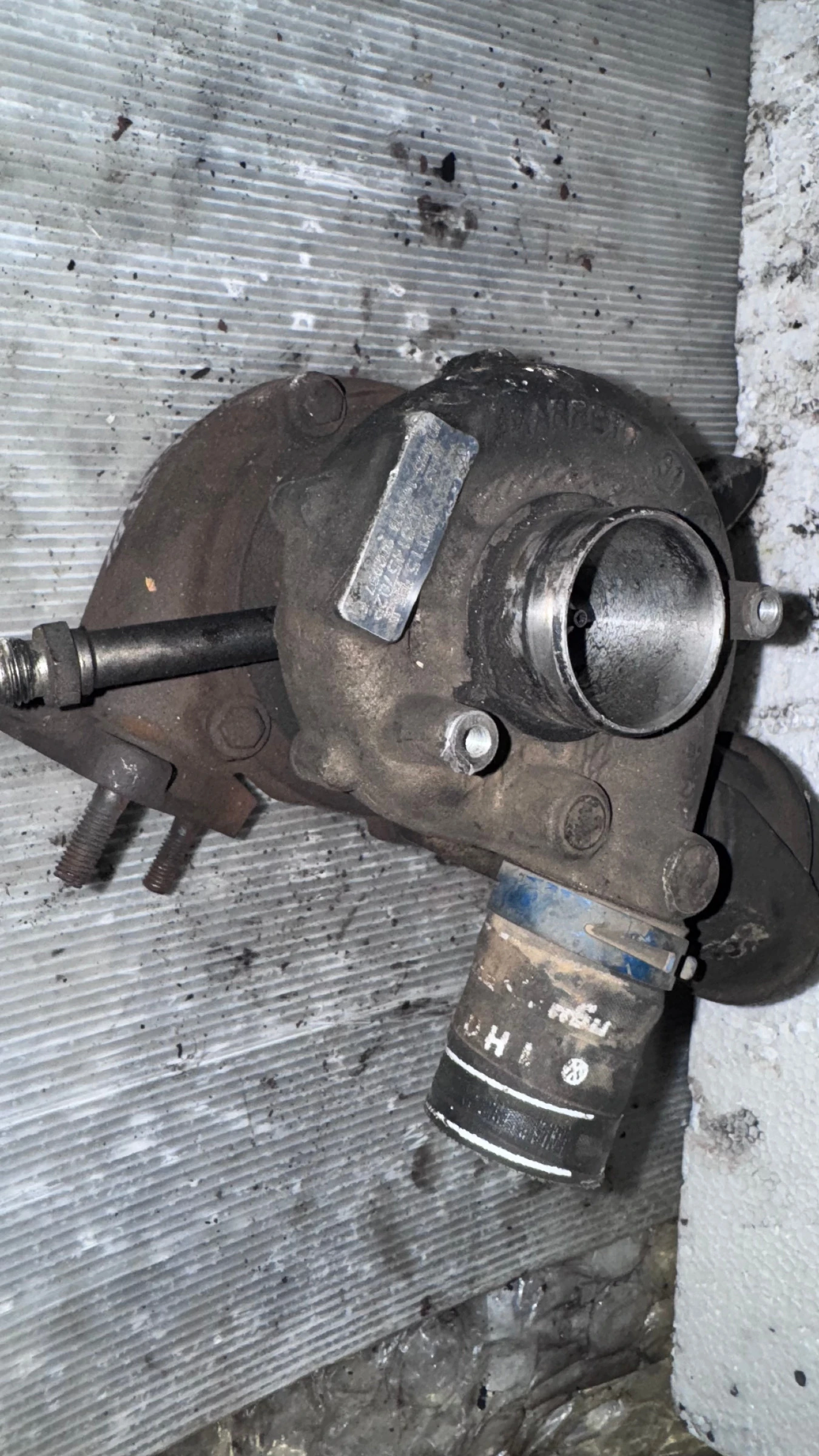 ����� ��������� �� Audi A4 - 701855-1 / GA3028145702P | Mobile.bg � ����������� 1