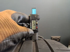 Гуми Летни 235/35R19, снимка 4