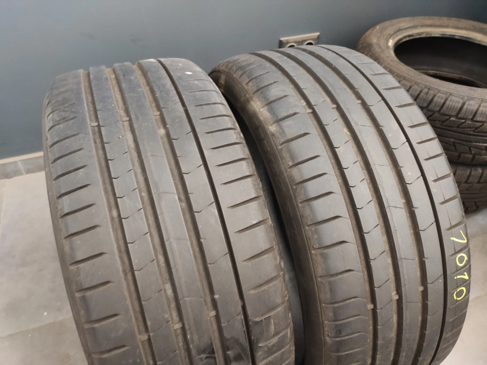  235/35R19 | Mobile.bg   3