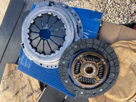 Toyota Yaris 1.3i/KEYLESS/ЧИСТО НОВ СЪЕДИНИТЕЛ/KLIMA/2011, снимка 14