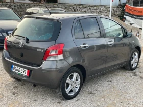 Toyota Yaris 1.3i/KEYLESS/ЧИСТО НОВ СЪЕДИНИТЕЛ/KLIMA/2011, снимка 4