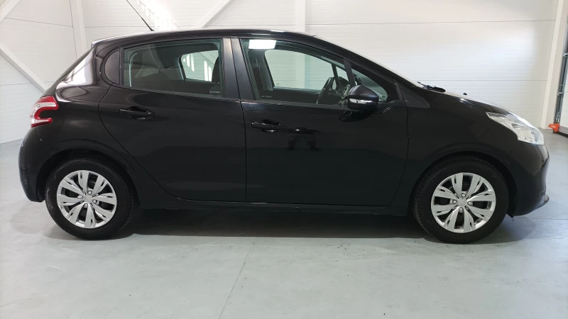 Peugeot 208 1.4 hdi, снимка 4 - Автомобили и джипове - 41694539