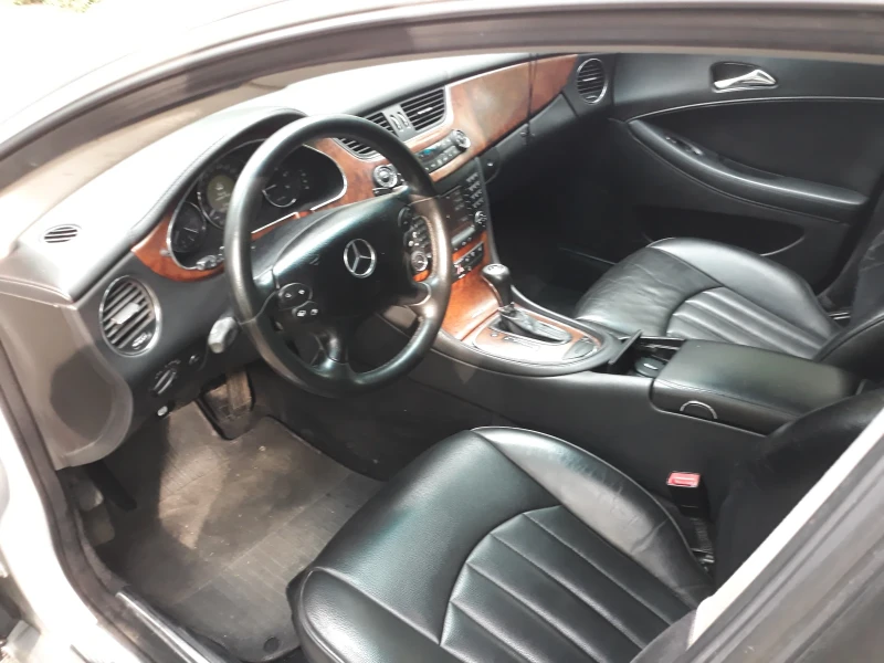 Mercedes-Benz CLS 320, снимка 4 - Автомобили и джипове - 47278680