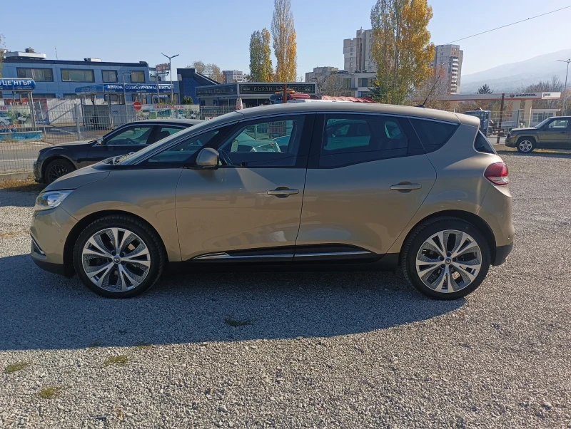 Renault Scenic, снимка 6 - Автомобили и джипове - 47888638