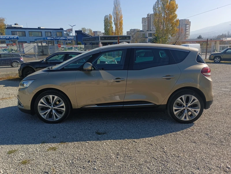 Renault Scenic, снимка 4 - Автомобили и джипове - 47888638