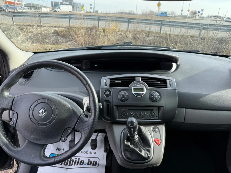 Renault Scenic 1.5DCI Панорама , снимка 11 - Автомобили и джипове - 48584817