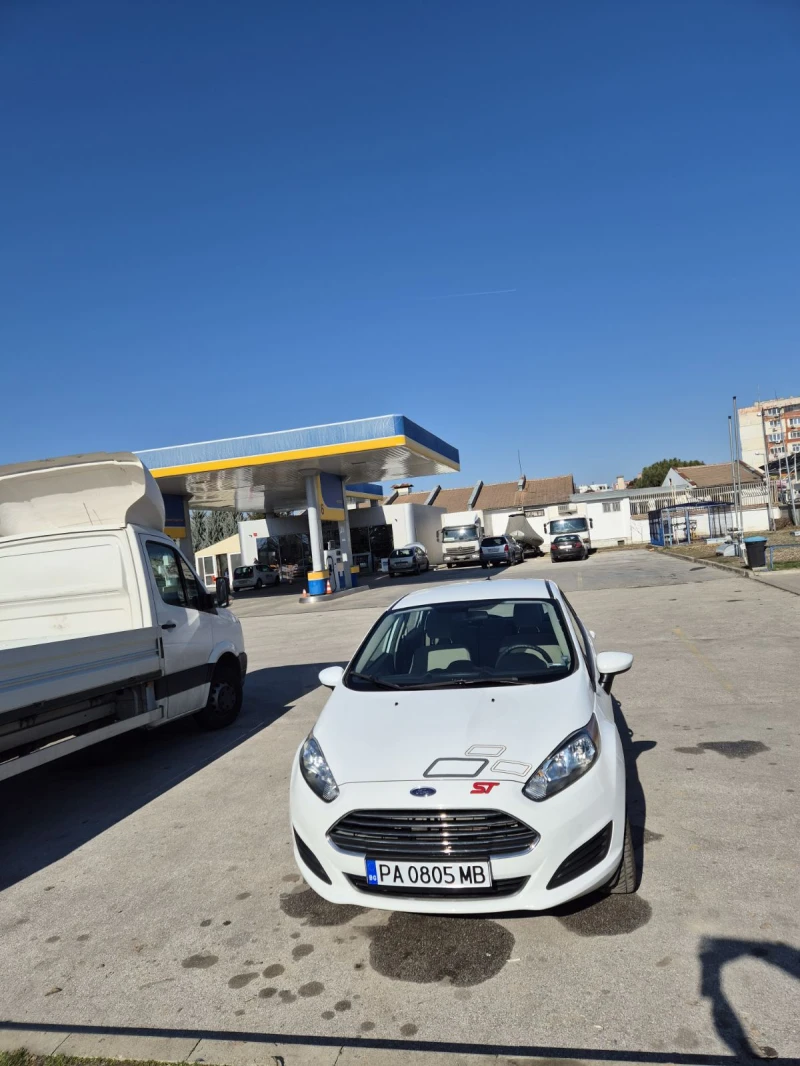 Ford Fiesta 1.6, снимка 2 - Автомобили и джипове - 49380089