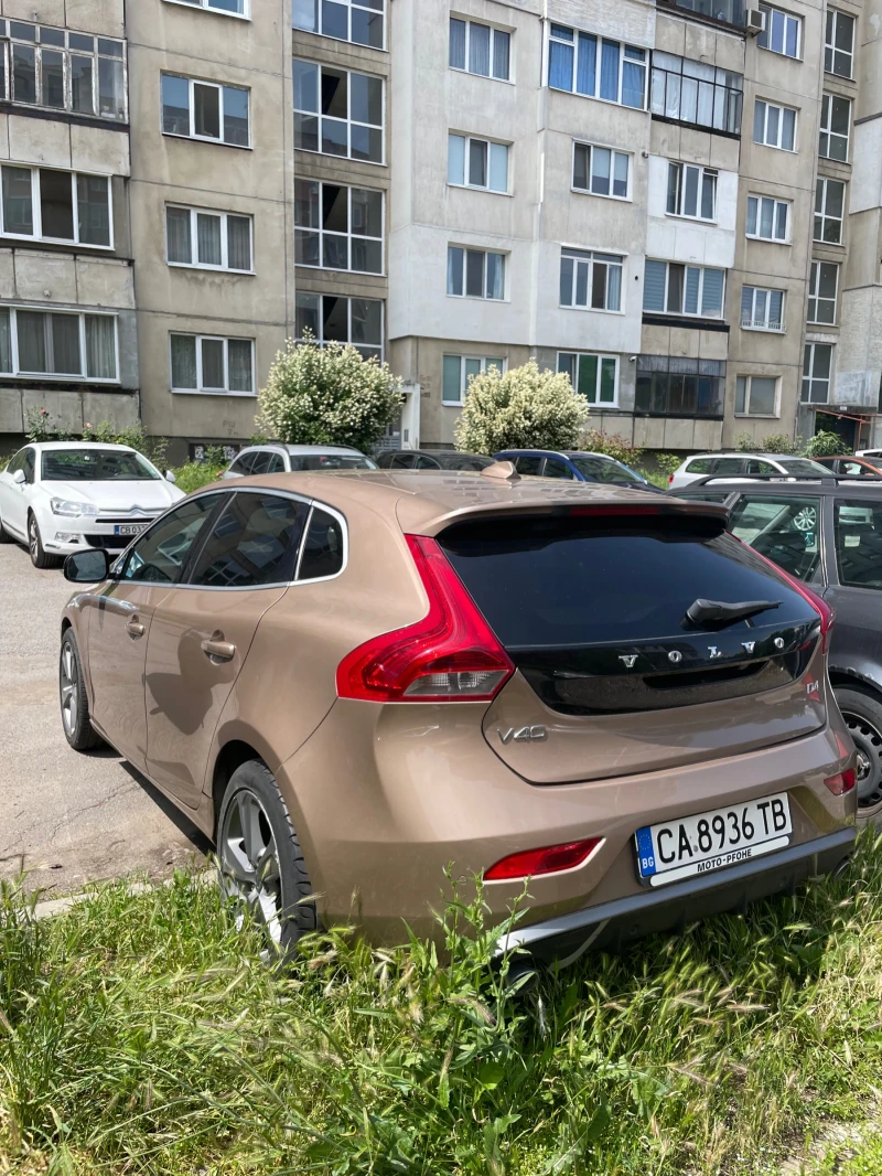 Volvo V40 2.0 D4 177к.с ръчка, снимка 4 - Автомобили и джипове - 51714836