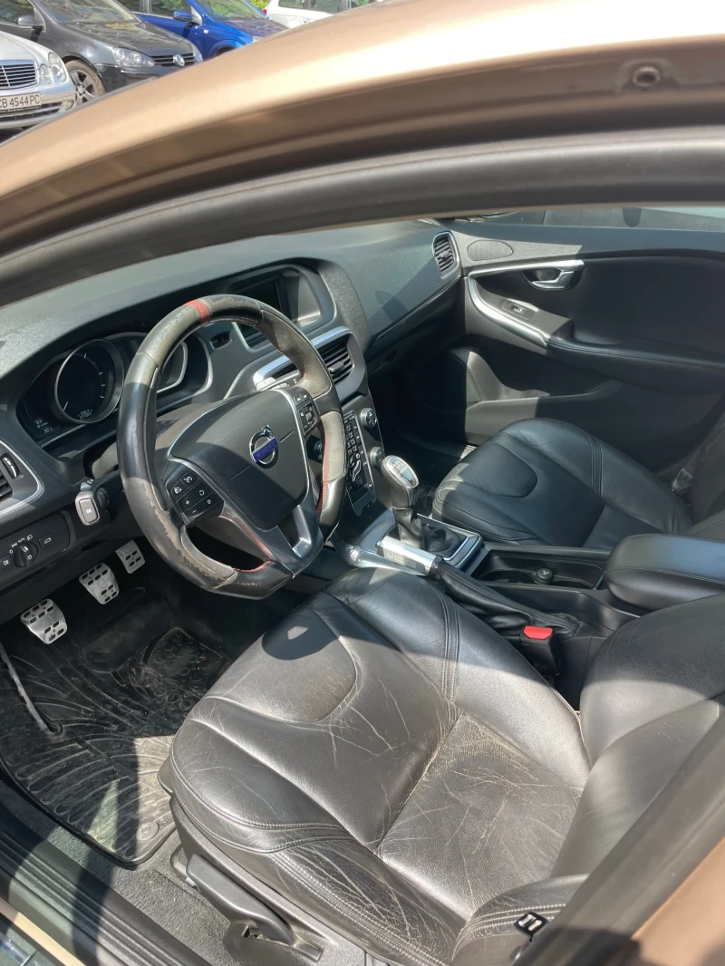 Volvo V40 2.0 D4 177к.с ръчка, снимка 5 - Автомобили и джипове - 51714836