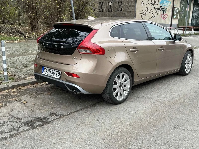 Volvo V40 2.0 D4 177к.с ръчка, снимка 12 - Автомобили и джипове - 51714836