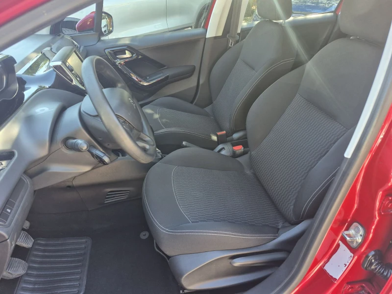 Peugeot 208 1.6HDI, снимка 8 - Автомобили и джипове - 51601196
